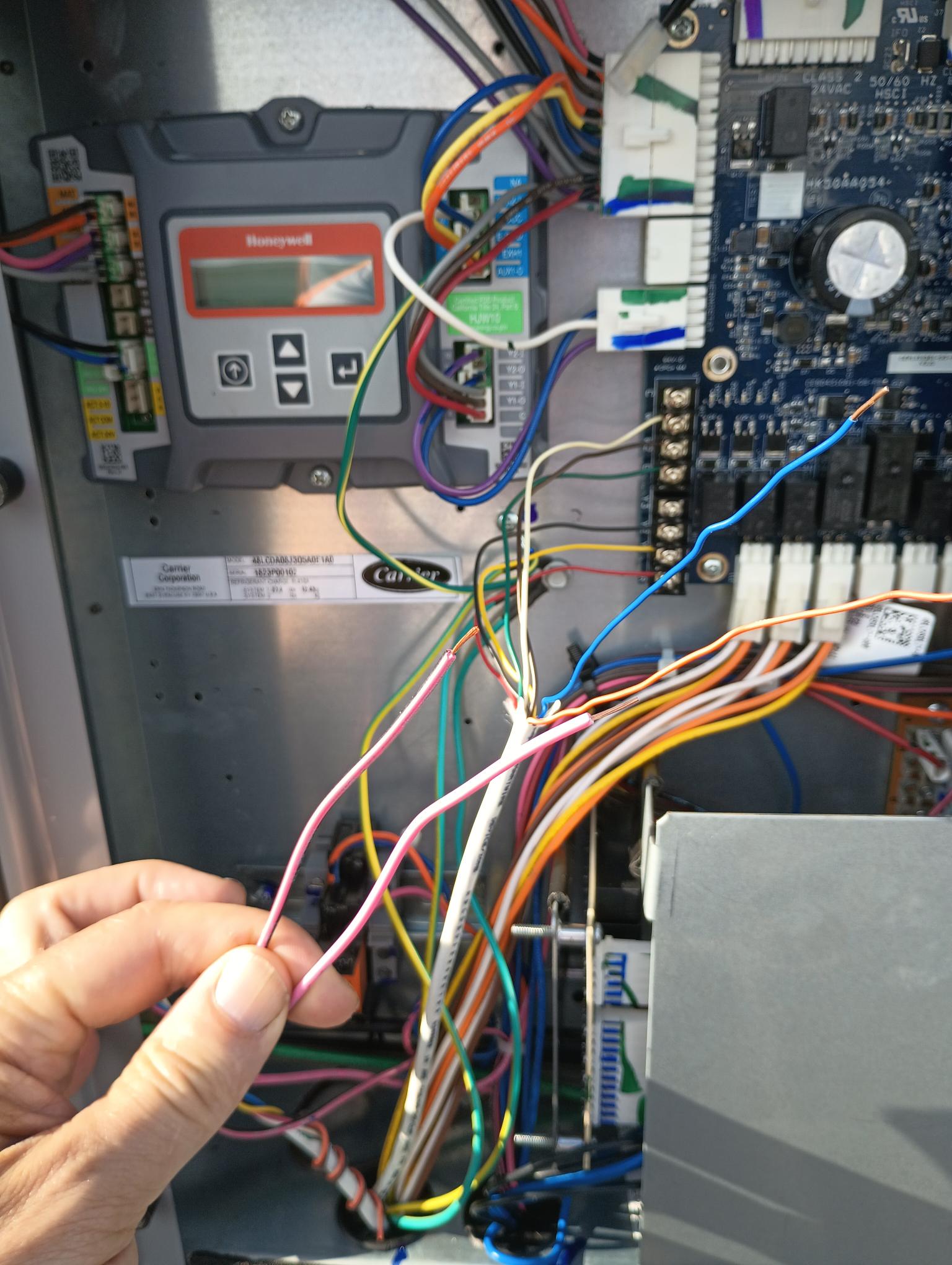 Pic De-hum Cables.png